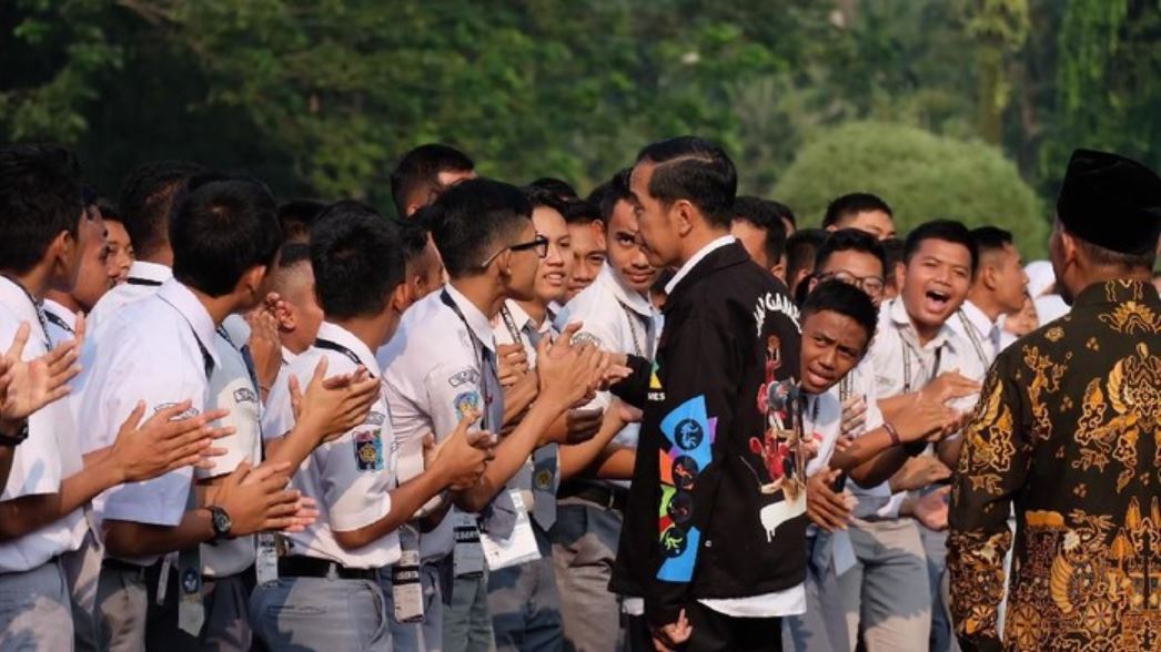 Presiden Jokowi menerima perwakilan OSIS SMA berprestasi se-Indonesia di Istana Bogor, Jawa Barat. Foto: Andhika Prasetia/detikcom